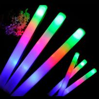 Masinės spalvingos LED šviečiančios lazdelės Rgb LED šviečiančios putos Stick Cheer Tamsus vamzdelis Šviesūs gimtadienio vestuvių vakarėlių reikmenys 20PCS