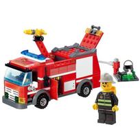 Su „City Fire Truck“ statybiniais blokais suderinamos „Technic City“ figūrėlės