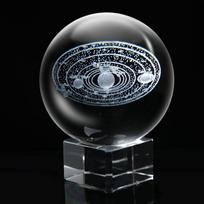 Lazeriu graviruota Saulės sistemos kristalinė sfera 3D miniatiūrinių planetų modelis 6CM Gaublys Galaktikos miniatiūros 3D kvarcinio stiklo rutulys namų dekoras skaidri