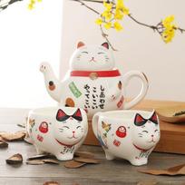 Sveiki, mielas japoniškas Lucky Cat porcelianinis arbatos rinkinys Creative Maneki Neko keramikinis arbatos puodelio virdulys su sieteliu Biuro arbatinuko vandens puodelis 1 pot 2 cups