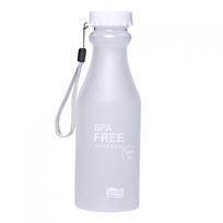 550 ml nepralaidus sportinio vandens butelis, nešiojamasis sveiko gėrimo puodelis lauke balta
