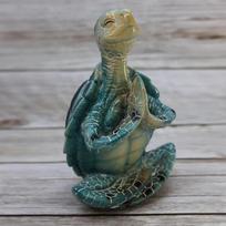 Jūros vėžlio figūrėlės taikumas medituojantis jūros vėžlio statulos dekoracijos Budos dzen jogos sodo statulos ornamentas