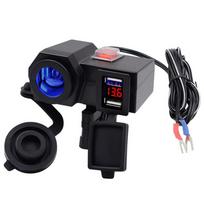 Vandeniui atsparus motociklo 12 V automatinis lizdo žiebtuvėlis 5 V 2,1 A dvigubas USB telefono įkroviklio maitinimo adapteris su voltmetro laikikliu ant vairo, skirtas telefonams ir kt. 7x6.5x3.75cm juoda