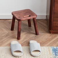 Visos masyvo riešutmedžio taburetės, batų blizgesys, vaikiškos mažos „Mazar“ laisvalaikio masyvo medienos mažos taburetės 24*24*24cm ruda