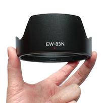 EW-83N 77 mm objektyvo gaubto apverčiamas objektyvo gaubtas, skirtas RF24-105 mm F4L IS USM objektyvo EOSR5 R6 RP mikro vienos kameros priedai