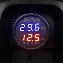 3 viename automobilio voltmetras termometras skaitmeninis akumuliatoriaus įtampos temperatūros matuoklis USB įkroviklis 12V 24V akumuliatoriaus testeris DC LED mėlyna