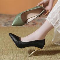 Mada Nauji Moteriški Aukštakulniai Didelio Dydžio Smailianosiai Aukštakulniai Suknelės Batai Vestuviniai Aukštakulniai Moteriški Batai Zapatos De Mujer 34