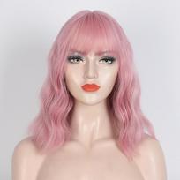 Sintetinis trumpų banguotų rožinių plaukų perukas su kirpčiukais, karščiui atsparaus pluošto Cosplay Lolita perukai moterims