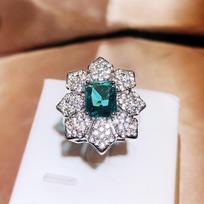 Elegant Green Cubic Zirconia Lady Ring Party Hollow Out Design Delicate Anniversary Gift Luxury Fashion Jewelry for Women Resizable white
