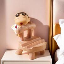 Crayon Shin-chan Mobiliojo telefono stovas Kūrybinga maža dekoracija Mobiliojo telefono stovas Biuro stalas Miela lėlė balta
