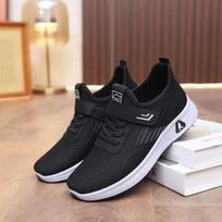 Pavasarį ir vasarą kvėpuojantys Flyknit vaikščiojimo batai Moteriški laisvalaikio sportiniai neslystantys medžiaginiai batai vidutinio ir vyresnio amžiaus žmonėms 36 juoda