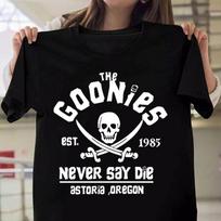 Šaunus kaukolės The Goonies 1995 Never Say Die Astoria Oregonas spaudiniai Marškinėliai moterims Vasaros mada Laisvalaikio trumpomis rankovėmis apvalūs marškinėliai S juoda