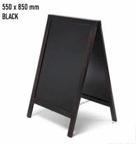 Medinis stendas su juoda kreidine lenta 550 x 825mm, juodas rėmas