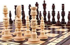 "Master of Chess Galant" rankomis drožinėtas medinis šachmatų rinkinys, 58 x 58 cm, rankų darbo, itin didelė šachmatų lenta ir figūros, žalios spalvos