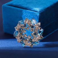 Retro Mini Crystal Bauhinia Flower Brooch High-End Elegant And Versatile Clothing Corsage Accessories Electroplated real gold mėlyna
