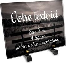 OCAP-FUNERAIRE.COM Ovalus Perspex kapo ženklas su suoliuku priešais ežerą Įvairių dydžių 6 mm storio personalizuotas keliose eilutėse 30x20 cm