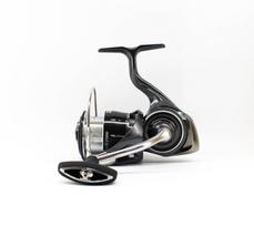 Daiwa Reel Spinning 24 Luvias PC LT3000 (9030)