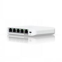 Ubiquiti 5-port 2.5G switch that can be powered with PoE or a USB-C adapter; 4x 2.5GbE ports, 2.5GbE PoE input port for power