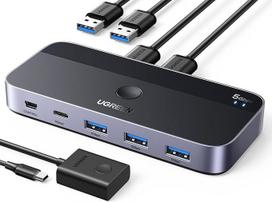 UGREEN USB jungiklis 2 PC su 1 x USB C prievadu ir 3 x USB A prievadais, 2 įvesties ir 4 išvesties USB 3.0 jungiklis aliuminio korpusu su staliniu valdikliu, 2 USB A-A kabeliai klaviatūrai, pelei, spausdintuvui, skaitytuvui, USB