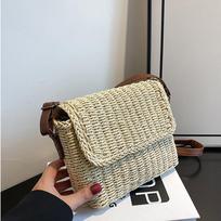 Fashion Women Weave Straw Shoulder Bag Raffia Messenger Bag New Trendy Vintage Crossbody Bag for Holiday Summer Straw Beach Bag 24*17*7.5cm smėlis