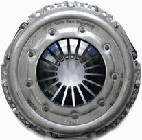 Sankabos diskatorius (228mm, sustiprinta versija) Tinka: AUDI A4 B5, A4 B6, A4 B7, A6 C4, A6 C5, CABRIOLET B3; SEAT EXEO, EXEO ST; SKODA SUPERB I; VW PASSAT B5, PASSAT B5.5 1.6-2.0 11.94-09.10