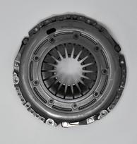 Sankabos diskatorius (240mm, sustiprinta versija) Tinka: AUDI A4 B6, A4 B7, A6 ALLROAD C6, A6 C6 2.7D/3.0D/4.2 03.03-08.11