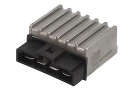 Įtampos reguliatorius DZE02411 (12V, 10A)