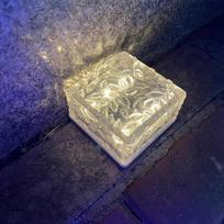 Saulės LED ledo kubo plytų šviestuvai Lauko vandeniui atsparūs ledo kubo naktiniai šviestuvai Laiptų pakopų trinkelių lempos kiemui, veja, sodui šilta balta spalva