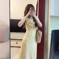 Prancūziška retro gėlėta suknelė, vidutinio ilgio, elegantiška, moteriška, su kvadratine iškirpte, klostuotu sijonu, vasarinė, siekianti virš kelių S geltona