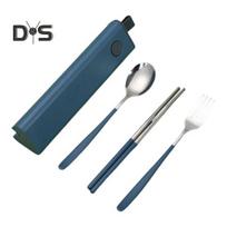 Kelionių reikmenų rinkinys nerūdijančio plieno šakutė ir šaukštas su dėklu Nešiojamų stalo įrankių rinkinys Smooth Edge stalo įrankių rinkinys, skirtas biuro mokyklos stovyklavimui tamsiai žalia spalva