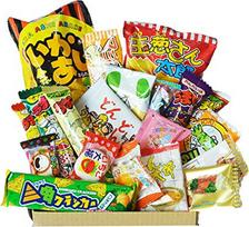 Laimingas Dagashi dėžutė 20 vnt. ver.2 Japonijos saldainių asortimentas Umaibo Snack Bulvių traškučiai Gumi Kalmaras Šokoladas su AKIBA KING lipduku
