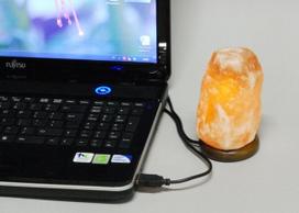 Himalajų druskos lempa su USB jungtimi