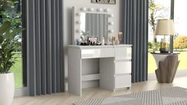 Kosmetinis staliukas BETI4 GERMAN Hollywood, baltas 12LED