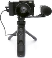 "AGFA Photo Vlogging" rinkinys - fotoaparatas VLG-4K su plačiakampiu objektyvu, "Power Bank" trikoju, nuotolinio valdymo pulteliu ir mikrofonu - užfiksuokite kiekvieną akimirką itin kokybiškai