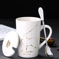 Kūrybinis keraminis puodelis – Zodiako žvaigždynai su dangteliu ir šaukštu, puiki dovana poroms 301-400ml