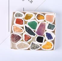 Natūralių kristalų akmenų pavyzdžių dėžutė - Neapdorotų mineralų ornamentai ir amatai 14.5 x 12.5 x 3 cm įvairiaspalvis