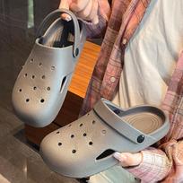 Vyriškos ir moteriškos arkos atramos klumpės Sodo batai Slip-on vidaus lauko paplūdimio šlepetės Unisex vasaros mulai Lengvi sandalai Greitai džiūstantys vandens batai 36/37 pilka spalva
