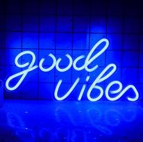 Mėlyna Good Vibes neoninis ženklas, Good Vibes neoninis užrašas, LED neoniniai ženklai sienų apdaila, 7,9 x 15,9 colių šviesos ženklai gyvenamasis kambarys, žaidimų kambarys, biuras, kavinė, parduotuvė, žaidimų klubas priedai