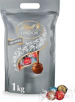 Lindt LINDOR Silver Mixture | 1 kg maišelis | 78 šokolado rutuliukai | Pieninis, 70 %, sūrus karamelinis, dvigubas šokoladas su švelniu tirpstančiu įdaru | didmeninė pakuotė | Šokoladinė dovana | Šokoladinė dovana