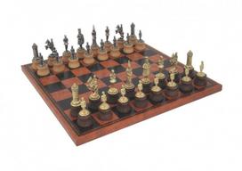 Šachmatai CAMELOT iš metalo ir medienos su dirbtinės odos žaidimo lenta