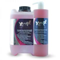 Yuup! Black Revitalising & Glossing Shampoo - maitinamasis, juodam ir tamsiam kailiui blizgesį suteikiantis, šampūnas. Talpa: 5L