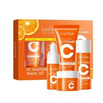 Penkių dalių vitamino C drėkinamasis kelioninis odos priežiūros rinkinys Vitaminas C veido valiklis Toner Essence Cream Nešiojami odos priežiūros produktai beige