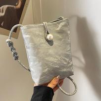 New Casual and Fashionable One-shoulder Crossbody Bag for Women Texture Small Square Mobile Phone Bag for Women