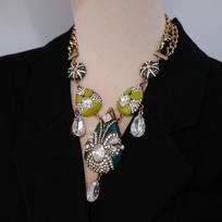 European and American Vintage Retro Palace Enamel Diamond Crystal Water Drop Necklace Electroplated lydinio spalva