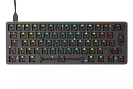 Glorious GMMK kompaktinė klaviatūra – Gateron Brown, JAV išdėstymas