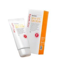 Farm Stay DR-V8 Vita Apsauginis kremas nuo saulės SPF50+ PA+++ 70g + ATSITIKTINIS DOVANŲ