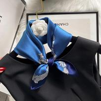 Luxurious Blue Mulberry Silk Scarf - Small Square, Perfect for Spring & Autumn, Ideal High-End Gift 53x53 cm pagrindinės nuotraukos spalva
