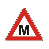 Magnetinis ženklas M raidė