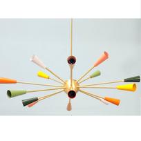 Daugiaspalvis matinis žalvario apdailos Sputnik sietynas Modernus namų pakabinamas šviestuvas dekoravimui 34 Inches Diameter auksinė
