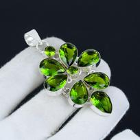 Peridoto brangakmenio pakabukas iš 925 sterlingų sidabro - Rankų darbo peridoto gėlės dizainas, puikiai tinka dovanoms, vakarėliams ir kasdieniam elegantiškumui 2" žalia